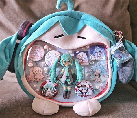 miku ita bag